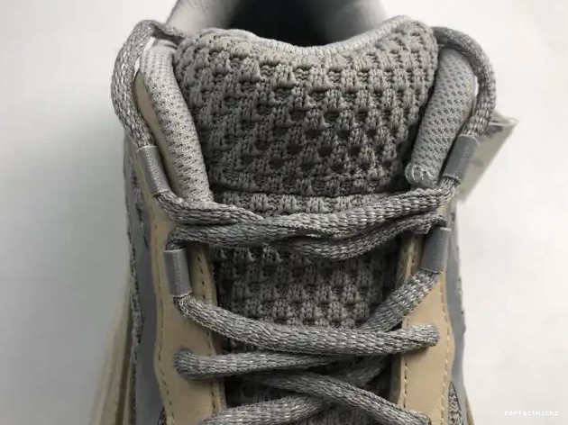 Cream Yeezy Adidas Cream 700 GY7924 Boost V2 0613